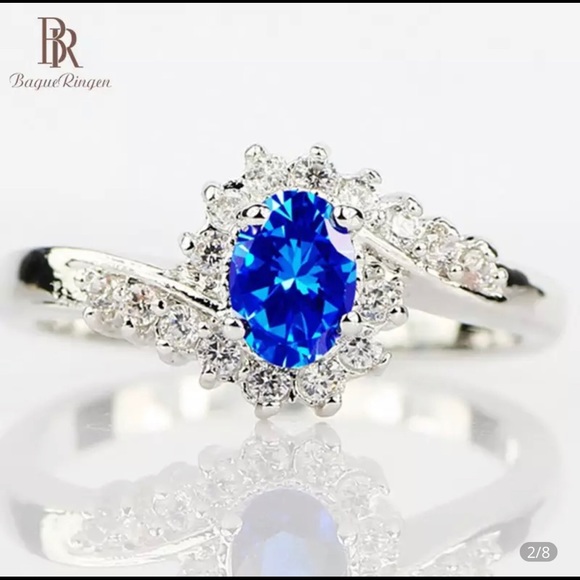 Jewelry - Luxury ring